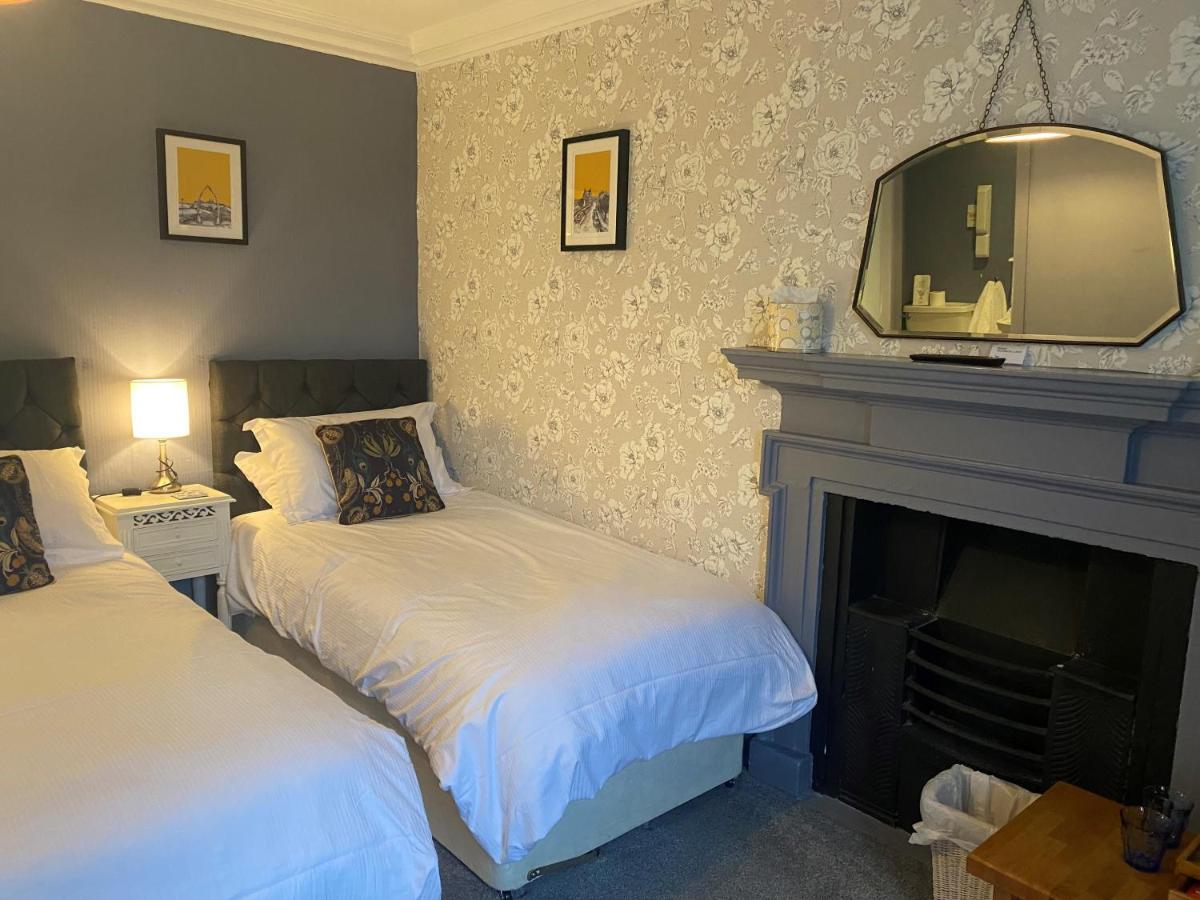 Talbot House Bed & Breakfast And Tearoom Пейтли Бридж Екстериор снимка