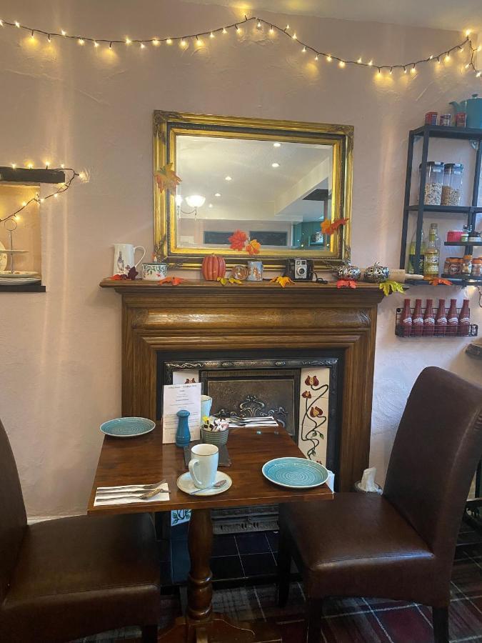 Talbot House Bed & Breakfast And Tearoom Пейтли Бридж Екстериор снимка