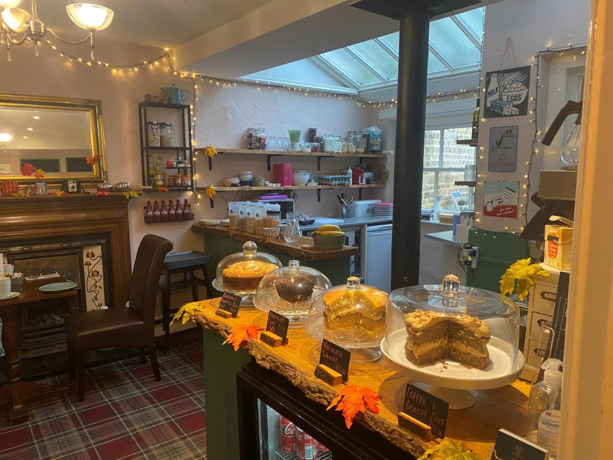 Talbot House Bed & Breakfast And Tearoom Пейтли Бридж Екстериор снимка